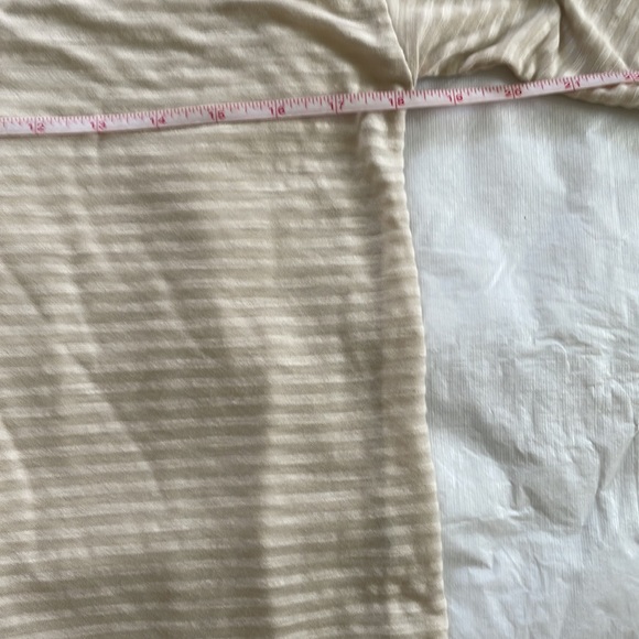 Club Monaco T-Shirt with Short Sleeve in Cream/Light Gray Size-Medium NWOT - Picture 8 of 11